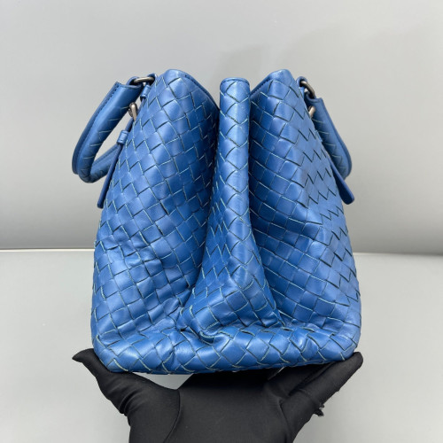 Bottega Veneta Small Roma Tote Bag Calfskin Intrecciato Blue