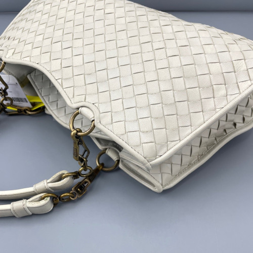 Bottega Veneta Handbag Calfskin Intrecciato White