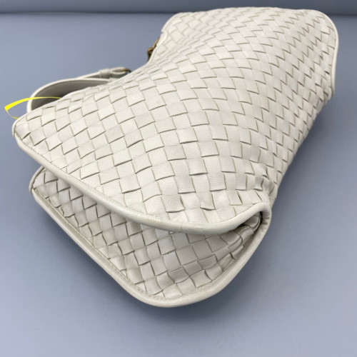 Bottega Veneta Handbag Calfskin Intrecciato White