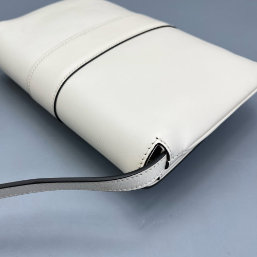 Gucci Small Arli Flap Shoulder Bag Smooth Calfskin White Gucci Small Arli Flap Shoulder Bag Smooth Calfskin White