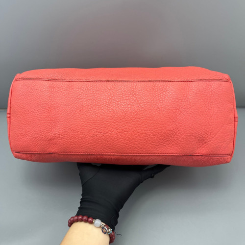 Gucci Tassel Medium Soho Shoulder Bag Grained Calfskin Red