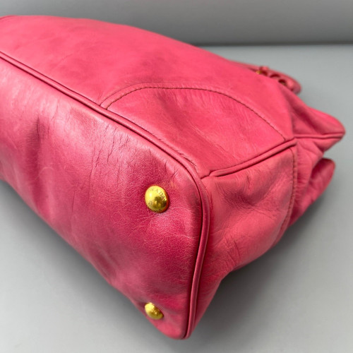 Prada Handbag Pull Up Leather Fuchsia Prada Handbag Pull Up Leather Fuchsia