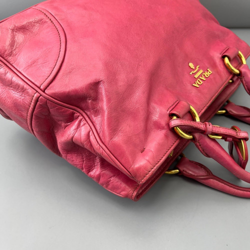 Prada Handbag Pull Up Leather Fuchsia Prada Handbag Pull Up Leather Fuchsia
