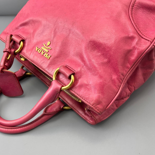 Prada Handbag Pull Up Leather Fuchsia Prada Handbag Pull Up Leather Fuchsia