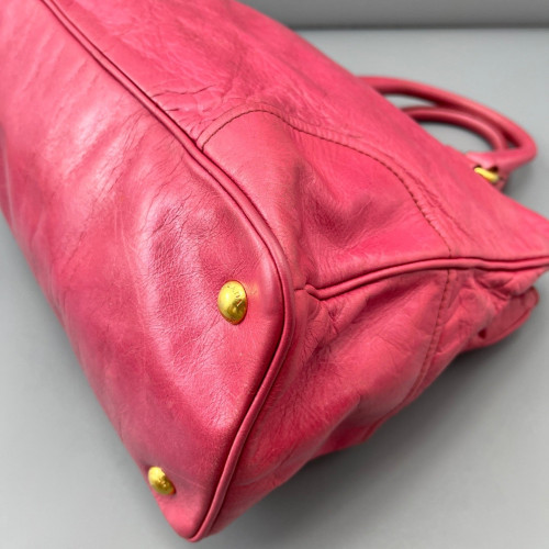 Prada Handbag Pull Up Leather Fuchsia Prada Handbag Pull Up Leather Fuchsia