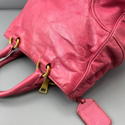 Prada Handbag Pull Up Leather Fuchsia Prada Handbag Pull Up Leather Fuchsia