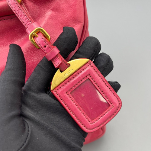 Prada Handbag Pull Up Leather Fuchsia Prada Handbag Pull Up Leather Fuchsia