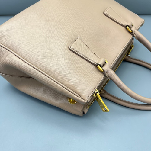 Prada Galleria Tote Saffiano Calfskin Light Tan Prada Galleria Tote Saffiano Calfskin Light Tan