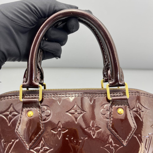 Louis Vuitton Alma PM Vernis Amarante