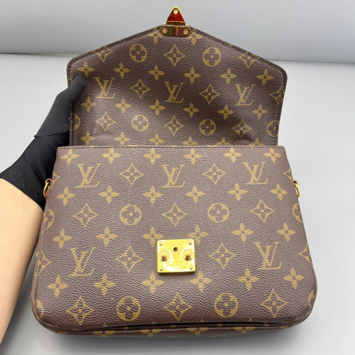 Louis Vuitton Pochette Metis Monogram Brown