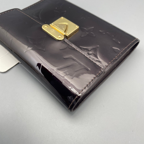 Louis Vuitton Compact Wallet Vernis Amarante