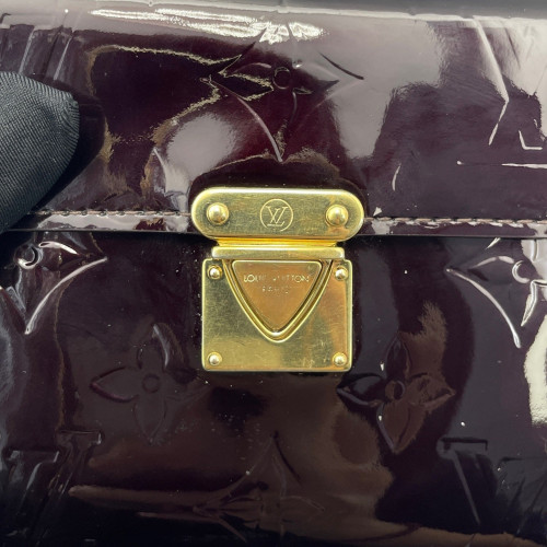Louis Vuitton Compact Wallet Vernis Amarante