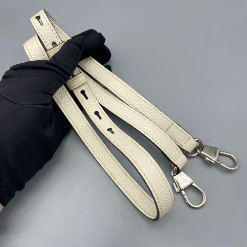 Gucci Small Zumi Top Handle Bag Grained Calfskin White