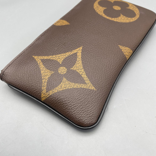 Louis Vuitton Trio Puch Reverse Monogram Brown