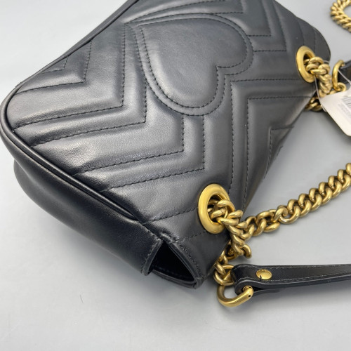 Gucci Chevron Mini GG Marmont Calfskin Black Gucci Chevron Mini GG Marmont Calfskin Black