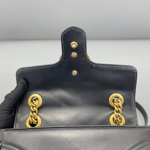 Gucci Chevron Mini GG Marmont Calfskin Black Gucci Chevron Mini GG Marmont Calfskin Black