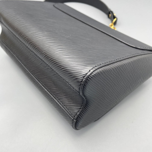Louis Vuitton Twist MM Epi Black