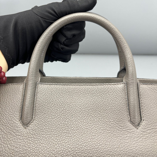 Yves Saint Laurent Medium Loulou Crossbody Bag Grained Calfskin Grey