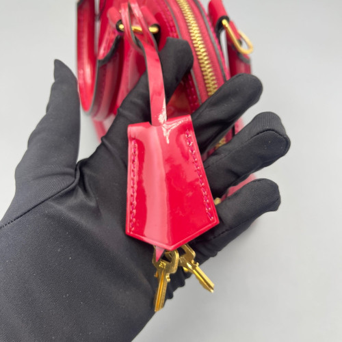 Louis Vuitton Alma BB Vernis Red