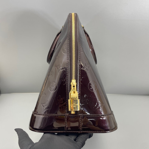 Louis Vuitton Alma GM Vernis Amarante