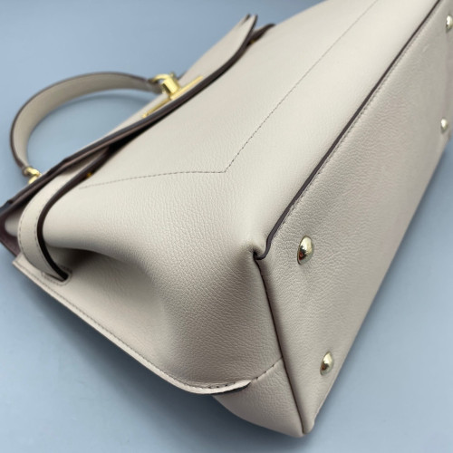 Louis Vuitton Lockme Ever MM Calfskin Natural Tan