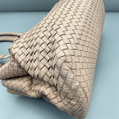 Bottega Veneta Large Roma Tote Bag Lambskin Intrecciato Nappa Nude Pink