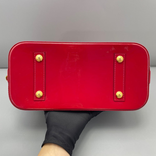 Louis Vuitton Alma PM Vernis Red