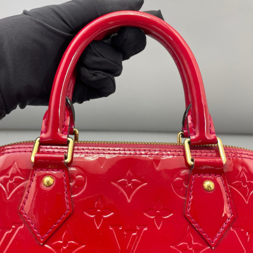Louis Vuitton Alma PM Vernis Red