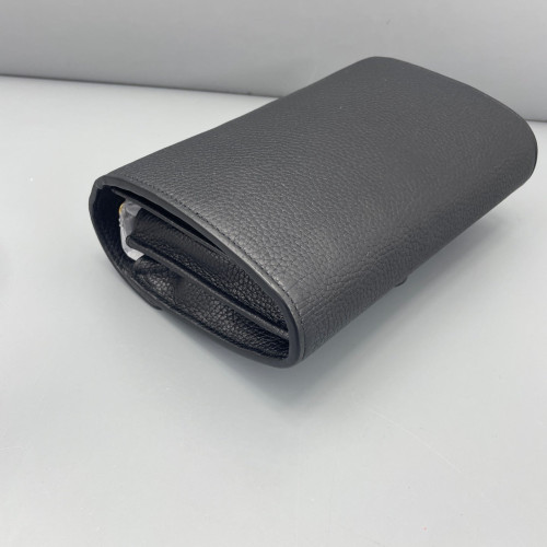 Gucci GG Marmont Chain Wallet Grained Calfskin Black Gucci GG Marmont Chain Wallet Grained Calfskin Black