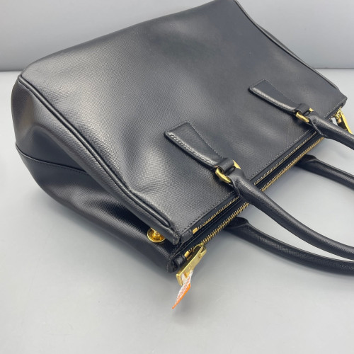 Prada Medium Galleria Double Zip Tote Saffiano Calfskin Black Prada Medium Galleria Double Zip Tote Saffiano Calfskin Black