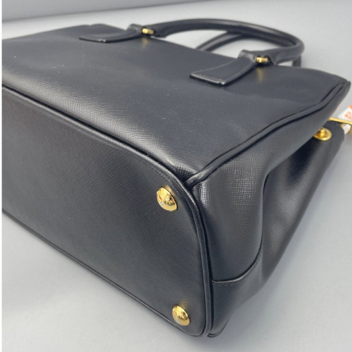 Prada Medium Galleria Double Zip Tote Saffiano Calfskin Black Prada Medium Galleria Double Zip Tote Saffiano Calfskin Black