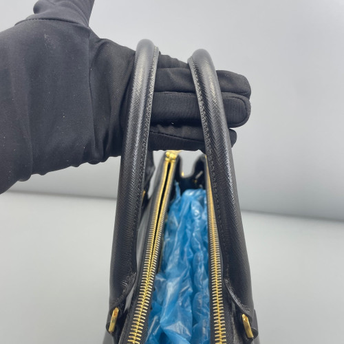 Prada Medium Galleria Double Zip Tote Saffiano Calfskin Black Prada Medium Galleria Double Zip Tote Saffiano Calfskin Black