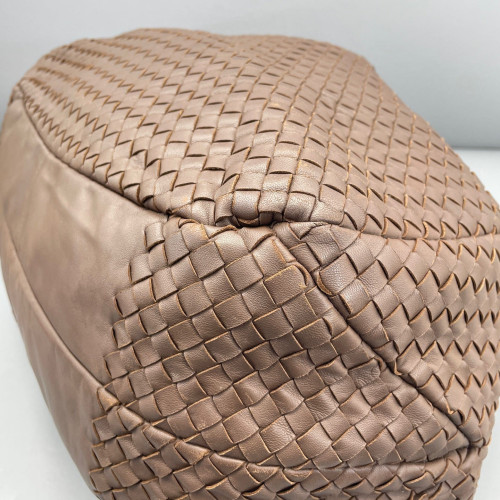 Bottega Veneta Medium Veneta Hobo Calfskin Intrecciato Brown