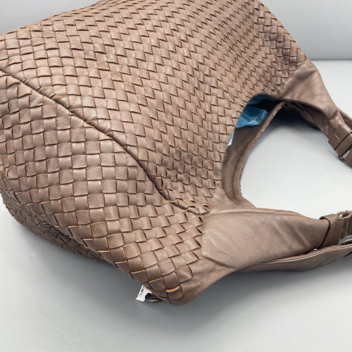 Bottega Veneta Medium Veneta Hobo Calfskin Intrecciato Brown