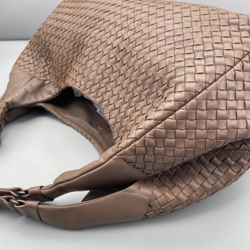 Bottega Veneta Medium Veneta Hobo Calfskin Intrecciato Brown