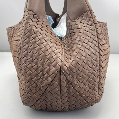 Bottega Veneta Medium Veneta Hobo Calfskin Intrecciato Brown
