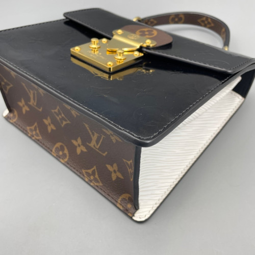 Louis Vuitton Spring Street Vernis Black