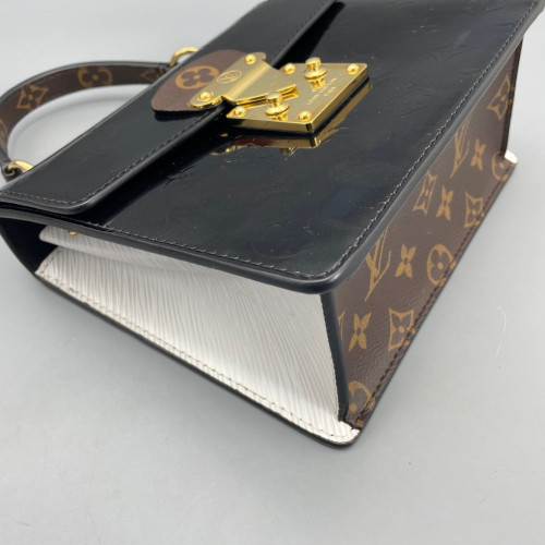 Louis Vuitton Spring Street Vernis Black