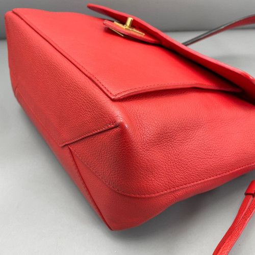 Louis Vuitton Lockme Handbag MM Calfskin Red