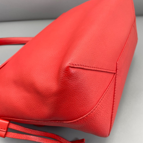 Louis Vuitton Lockme Handbag MM Calfskin Red