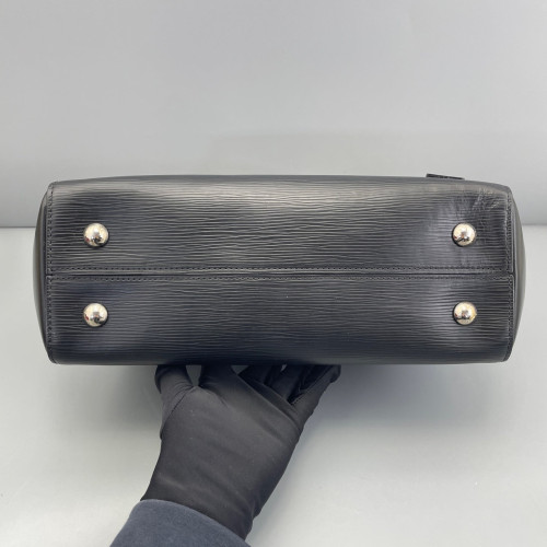 Louis Vuitton Cluny Mm Epi Black