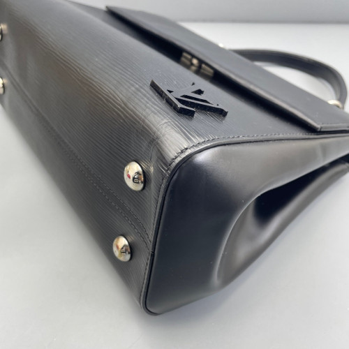 Louis Vuitton Cluny Mm Epi Black