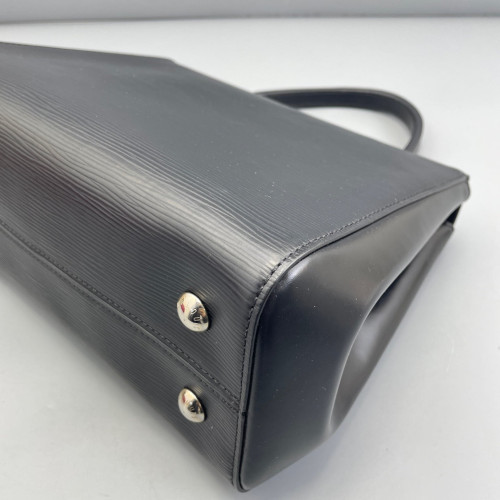 Louis Vuitton Cluny Mm Epi Black