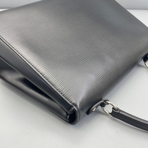 Louis Vuitton Cluny Mm Epi Black