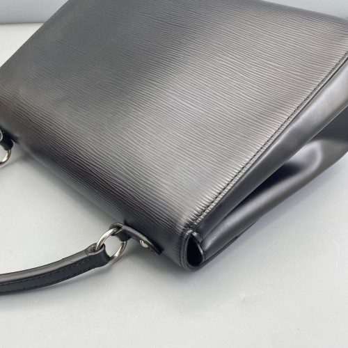 Louis Vuitton Cluny Mm Epi Black