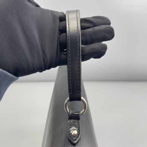 Louis Vuitton Cluny Mm Epi Black