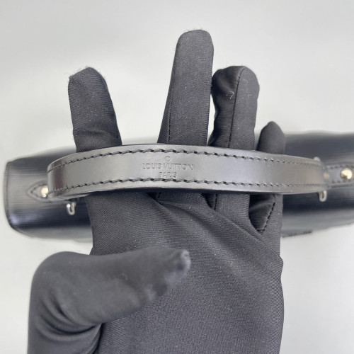Louis Vuitton Cluny Mm Epi Black