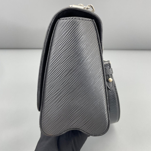 Louis Vuitton Twist MM Epi Black