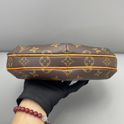 Louis Vuitton Croissant PM Monogram Brown