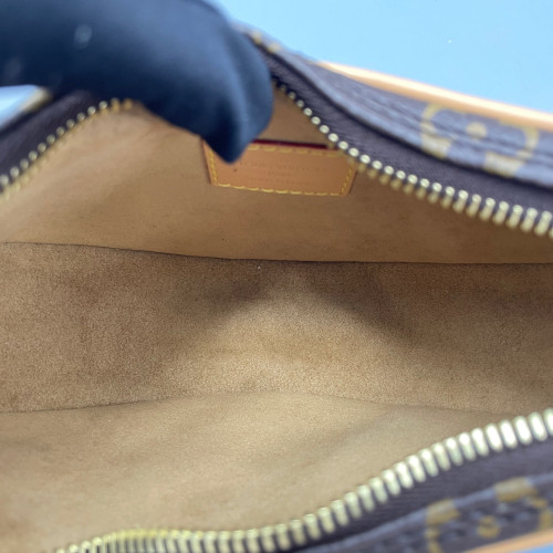 Louis Vuitton Loop Monogram Brown